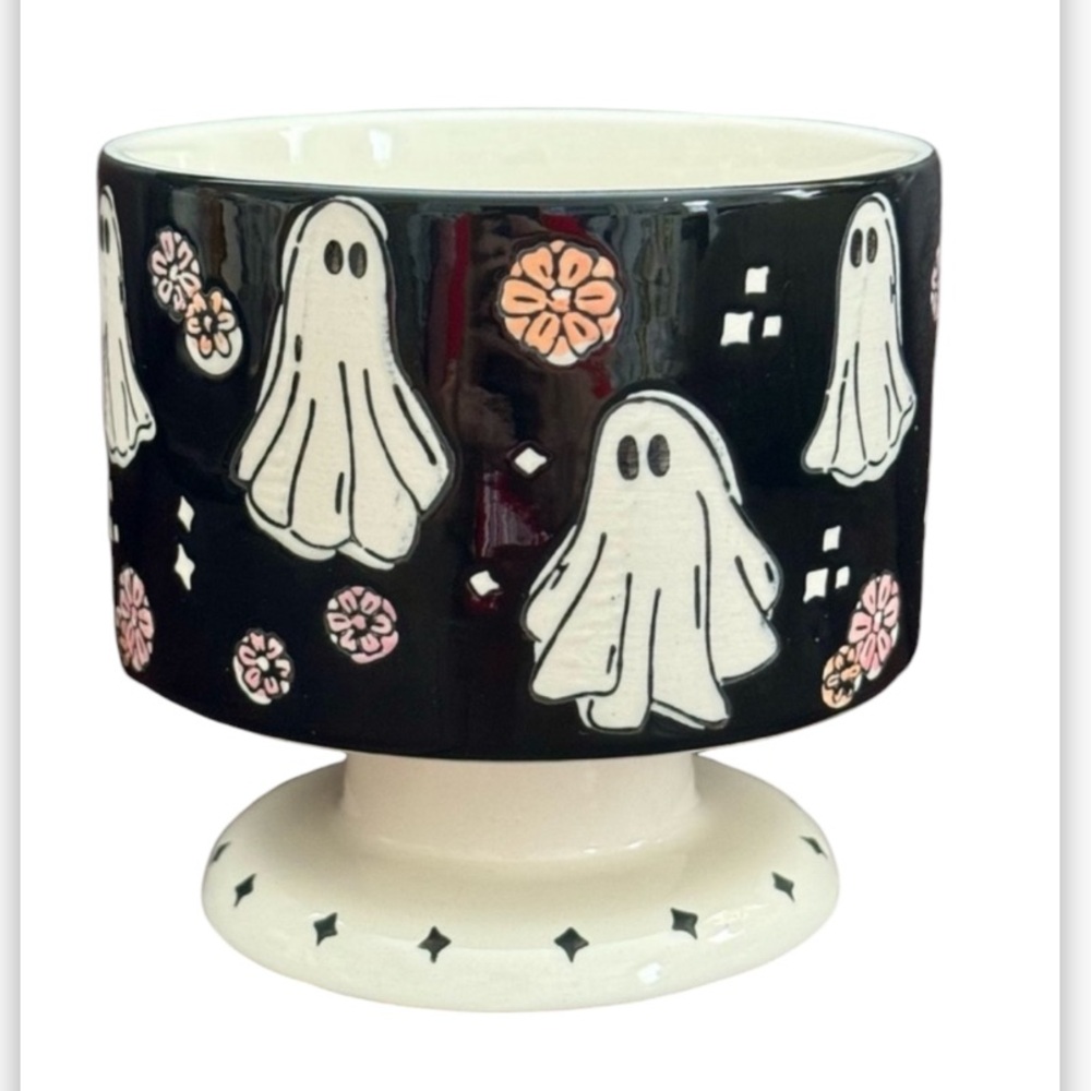 NEW Potter’s Studio Ghosts & Patel Flowers Footed Halloween Bowl - Black & White